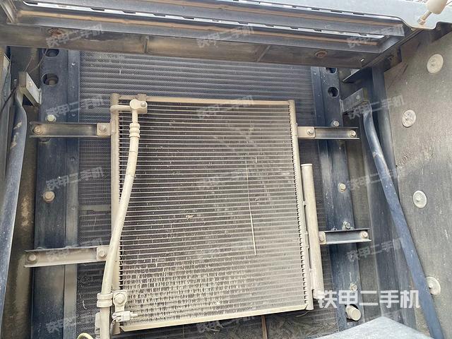 散熱器正面（大件艙室）