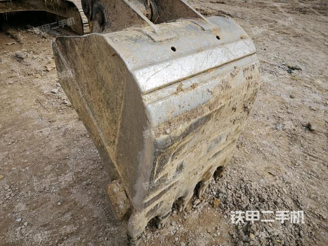 鏟斗45度(工作和回轉(zhuǎn)裝置) 鏟斗45度(工作和回轉(zhuǎn)裝置)
