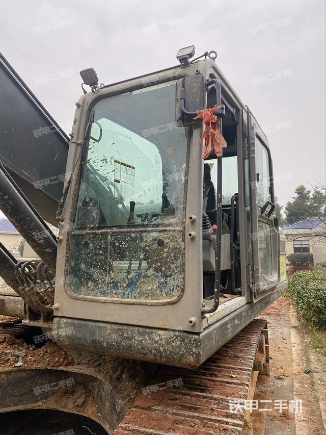 駕駛室左前45度（駕駛室部分）