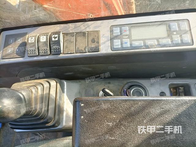 座椅右側(cè)控制臺/鑰匙門/油門/含右手柄（駕駛室部分）