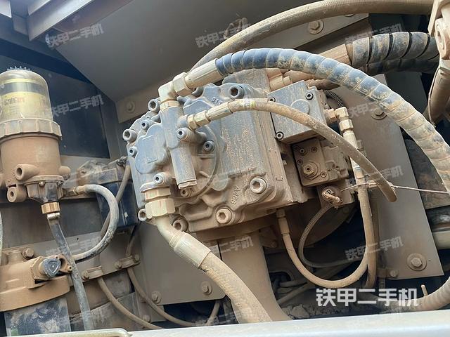 液壓泵斜45?右（大件艙室）