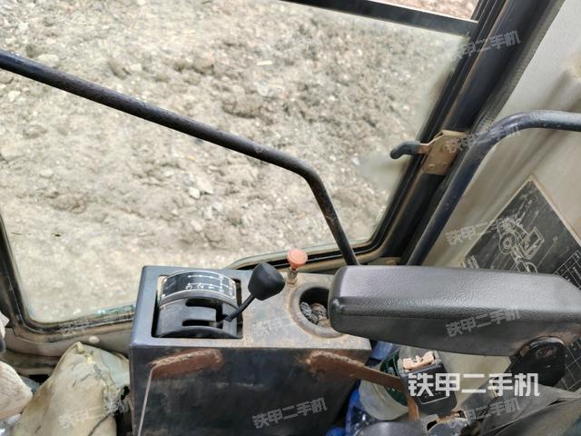 后玻璃角標(biāo)(壓路機(jī)駕駛室) 后玻璃角標(biāo)(壓路機(jī)駕駛室)