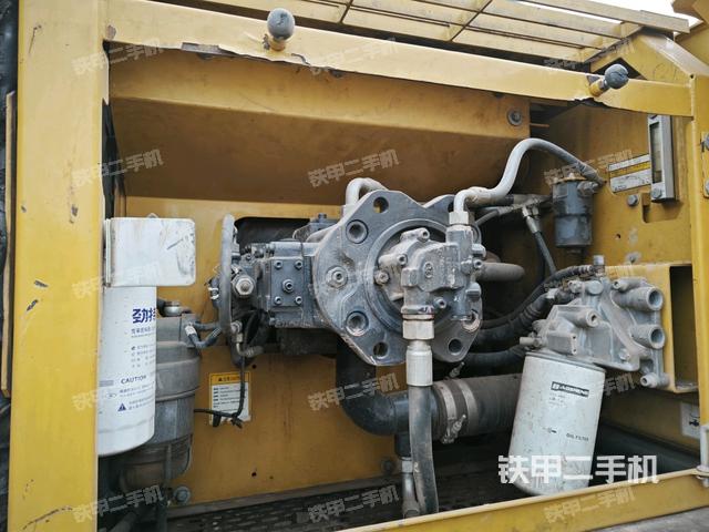 液壓泵斜45?右（大件艙室）