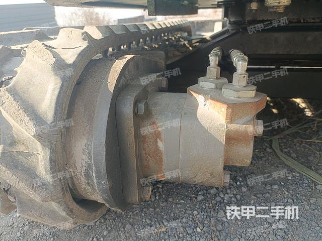 回轉(zhuǎn)馬達(dá)和主控閥（整機(jī)外觀）