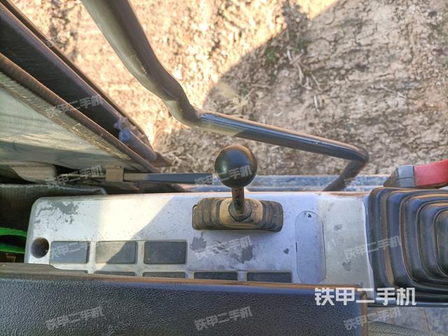 座椅左側(cè)控制臺/音響/含左手柄（駕駛室部分）