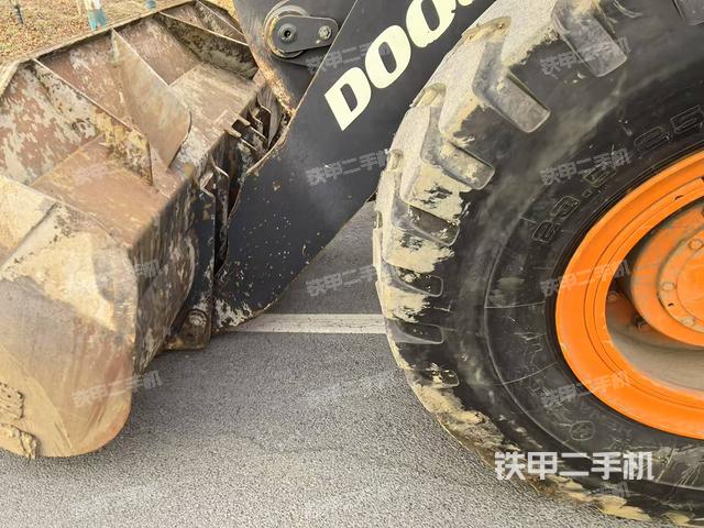 工作裝置整體（整機(jī)外觀及大件）