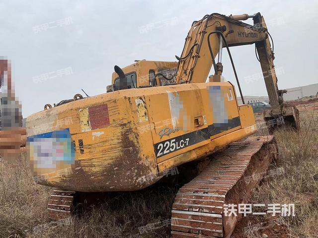 整機(jī)右后45°(整機(jī)外觀) 整機(jī)右后45°(整機(jī)外觀)