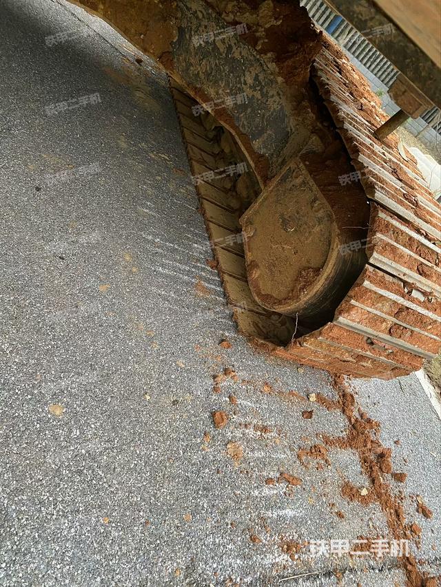 左側(cè)行走馬達(dá)蓋板（行走機(jī)構(gòu)）