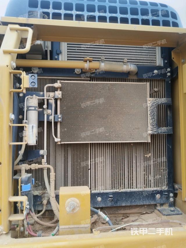 散熱器正面（大件艙室）