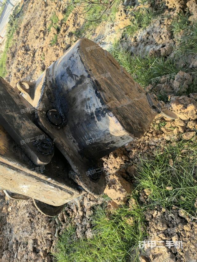 鏟斗右后整體（工作和回轉(zhuǎn)裝置）