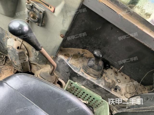 座椅右側(cè)控制臺/鑰匙門/油門/含右手柄(駕駛室部分) 座椅右側(cè)控制臺/鑰匙門/油門/含右手柄(駕駛室部分)