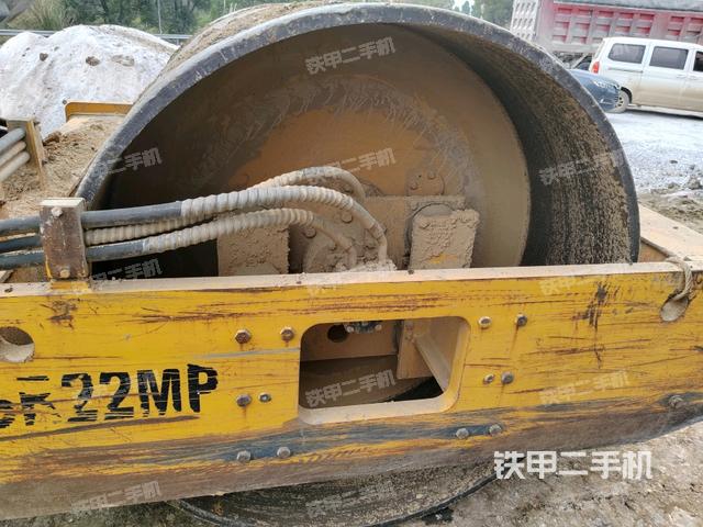 前車(chē)架正左側(cè)(壓路機(jī)前后車(chē)架) 前車(chē)架正左側(cè)(壓路機(jī)前后車(chē)架)