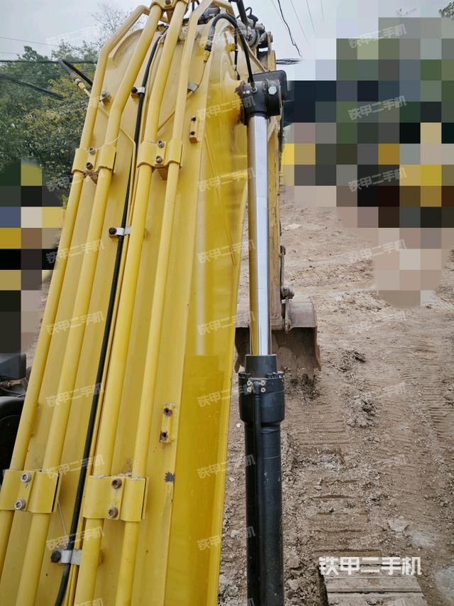 大臂背部俯視（工作和回轉(zhuǎn)裝置）