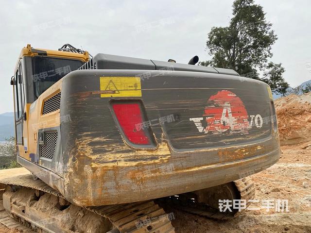 駕駛室左后45度（駕駛室部分）