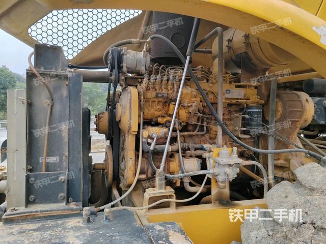 發(fā)動(dòng)機(jī)左側(cè)全景(壓路機(jī)發(fā)動(dòng)機(jī)艙) 發(fā)動(dòng)機(jī)左側(cè)全景(壓路機(jī)發(fā)動(dòng)機(jī)艙)