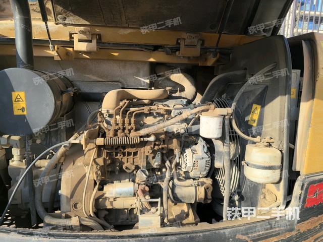 發(fā)動(dòng)機(jī)室（上車(chē)部件）