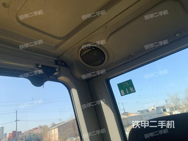 駕駛室頂部（整機(jī)外觀）