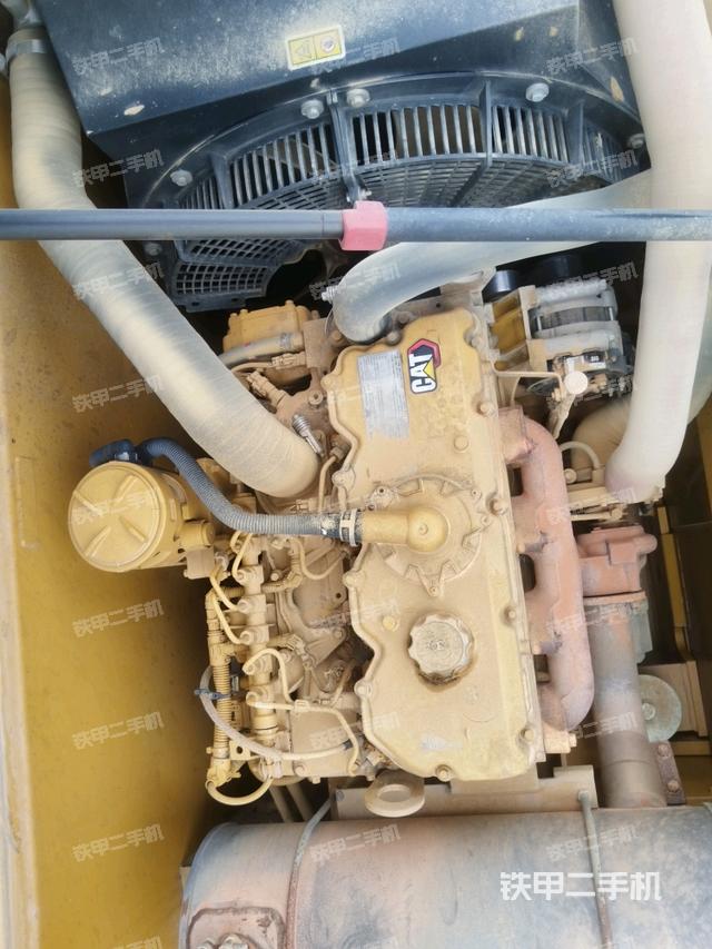 發(fā)動(dòng)機(jī)室（上車部件）