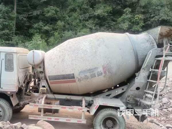 东风DFL5251GJBA1搅拌运输车