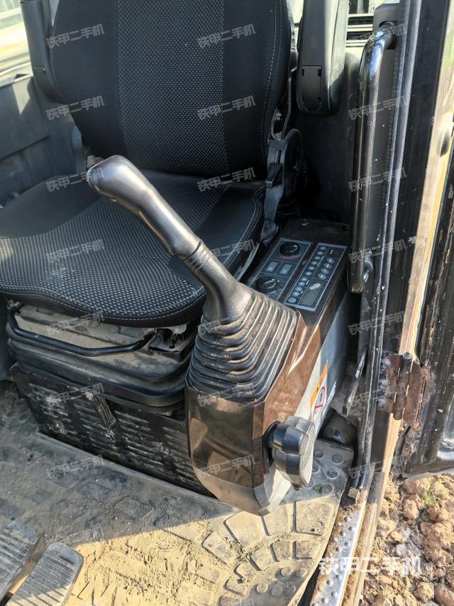 座椅左側(cè)控制臺(tái)/音響/含左手柄（駕駛室部分）