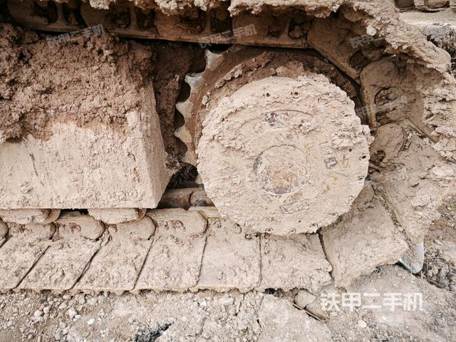 右驅(qū)動(dòng)輪（行走機(jī)構(gòu)）