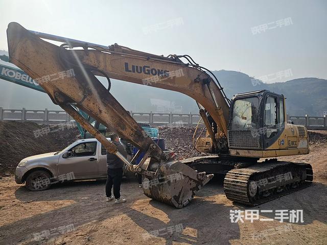 柳工CLG922D挖掘机