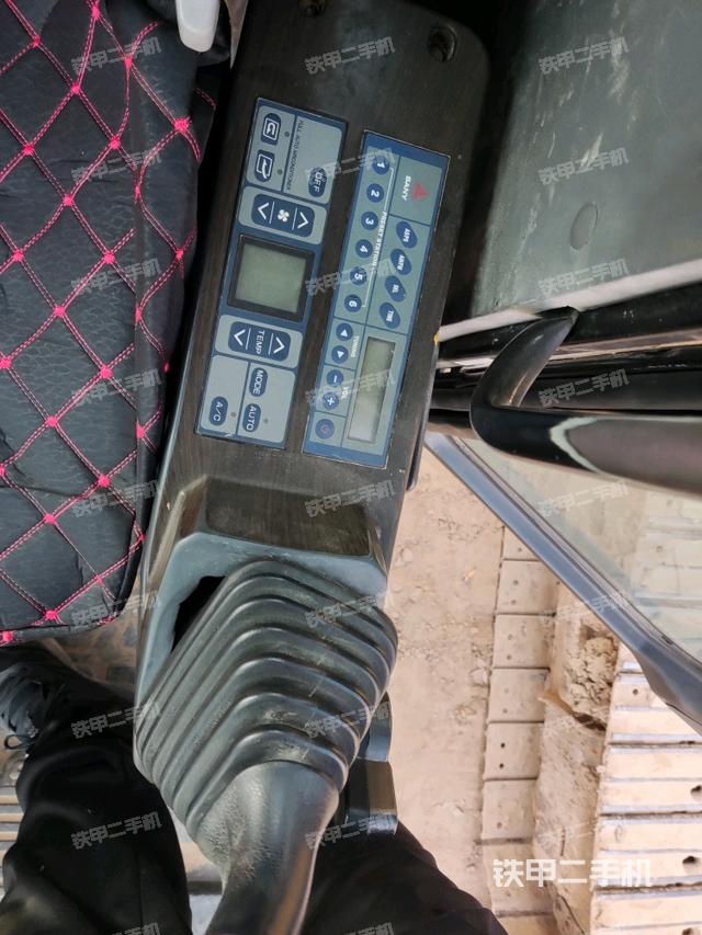 座椅左側(cè)控制臺(tái)/音響/含左手柄（駕駛室部分）