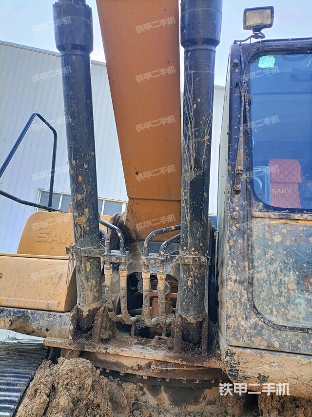 大臂油缸整體?豎拍（工作和回轉(zhuǎn)裝置）