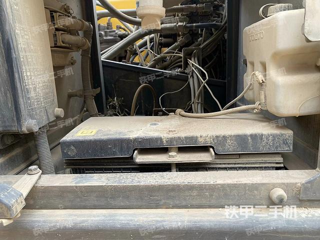 電瓶（大件艙室）