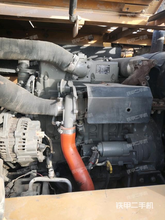 發(fā)動(dòng)機(jī)室（上車部件）