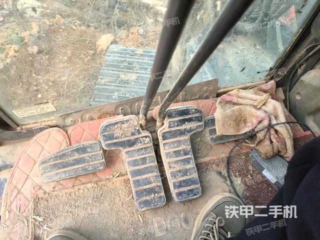?駕駛室正側(cè)(駕駛室部分) ?駕駛室正側(cè)(駕駛室部分)