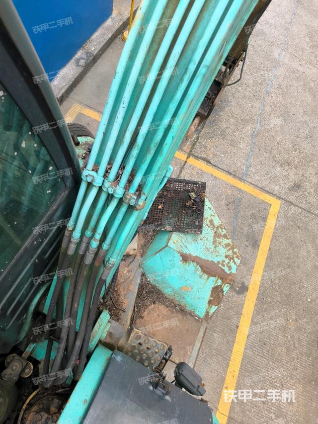 鏟斗45度(工作和回轉(zhuǎn)裝置) 鏟斗45度(工作和回轉(zhuǎn)裝置)