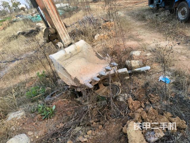 小臂整體左后(工作和回轉(zhuǎn)裝置) 小臂整體左后(工作和回轉(zhuǎn)裝置)