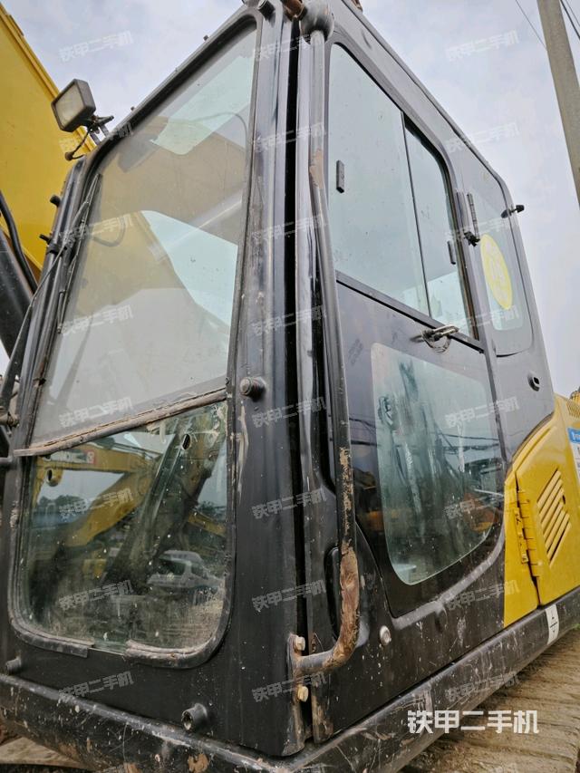 駕駛室左前45度（駕駛室部分）