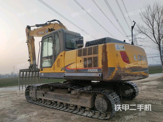 雷沃重工FR220E挖掘机的设备实拍-第3张实拍照片