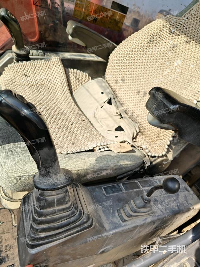 駕駛室整體（整機(jī)外觀）