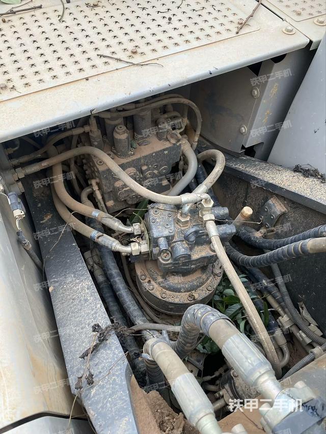 回轉(zhuǎn)馬達(dá)（上車部件）