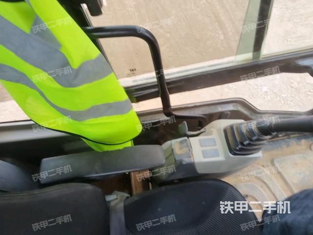 座椅左側(cè)控制臺(tái)/音響/含左手柄（駕駛室部分）