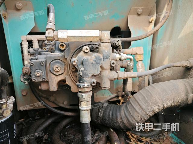 液壓泵斜45?左(大件艙室) 液壓泵斜45?左(大件艙室)