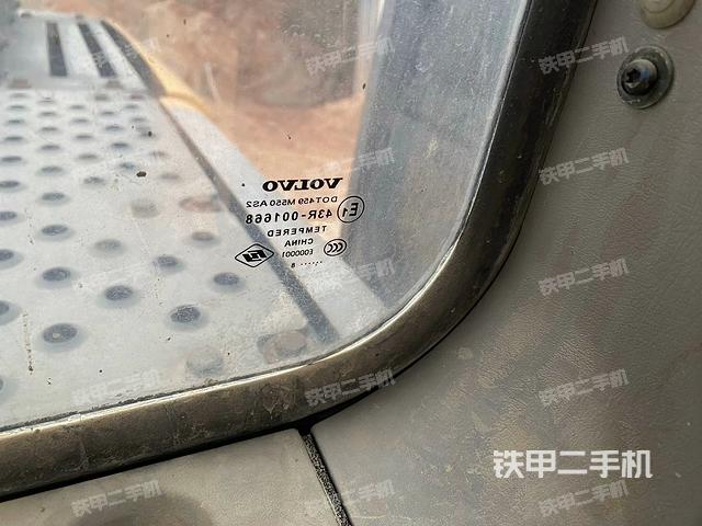 右側玻璃角標（駕駛室部分）