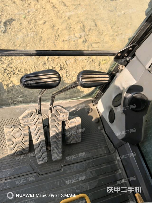 后窗玻璃角標(biāo)（駕駛室部分）