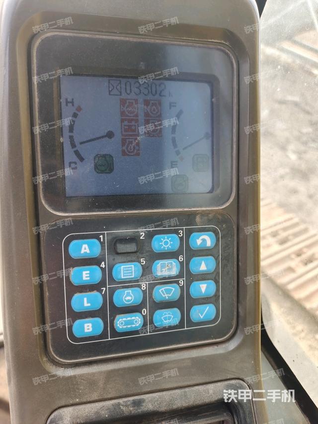 右側(cè)玻璃角標(biāo)（駕駛室部分）