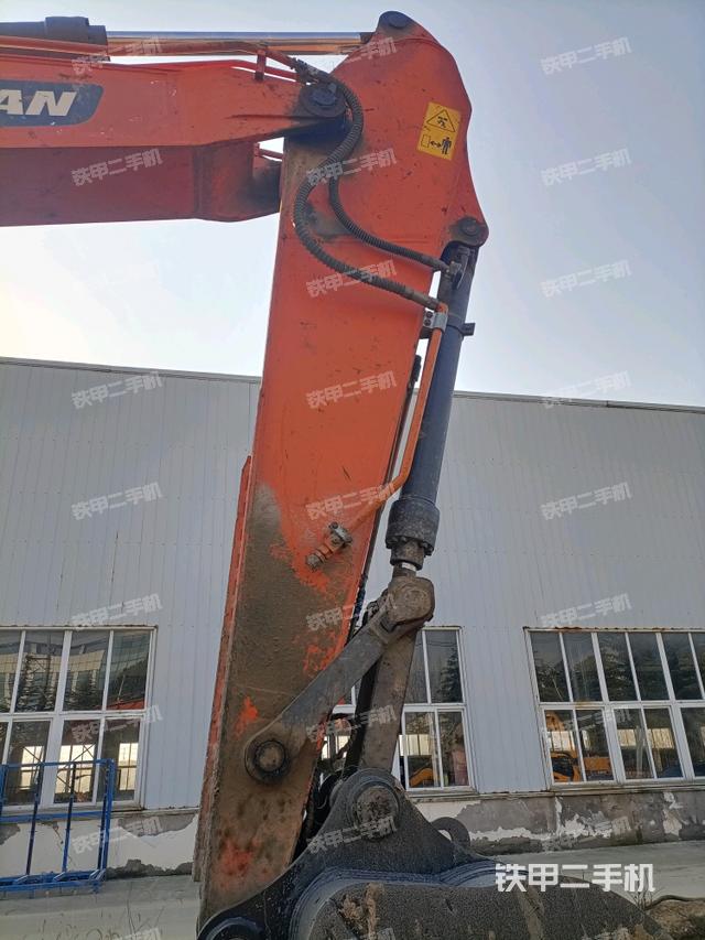 小臂整体左后（工作和回转装置）