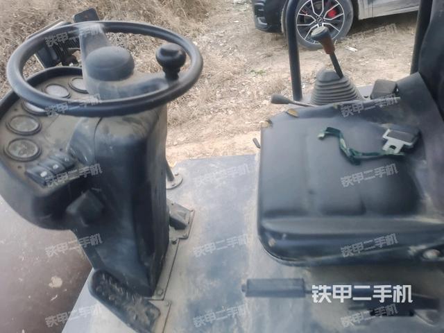 操作把手（壓路機駕駛室）