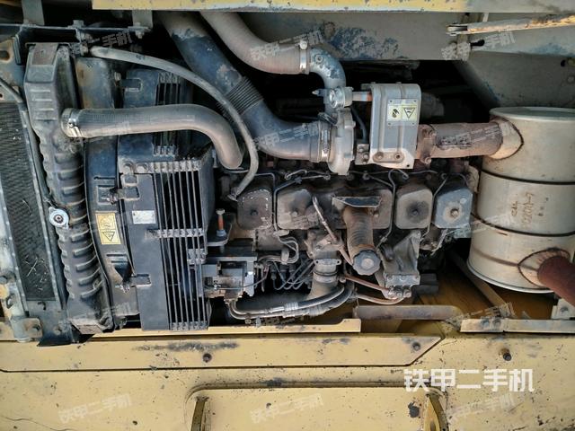 發(fā)動(dòng)機(jī)室（上車部件）