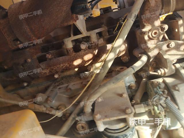 發(fā)動(dòng)機(jī)艙全景（壓路機(jī)發(fā)動(dòng)機(jī)艙）