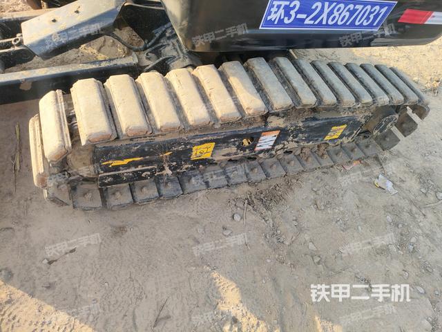 左側(cè)履帶整體?(行走機構) 左側(cè)履帶整體?(行走機構)