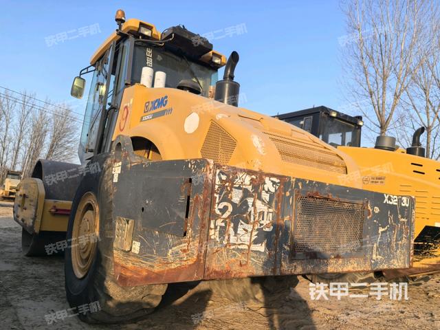 左后45°（壓路機整機外觀）