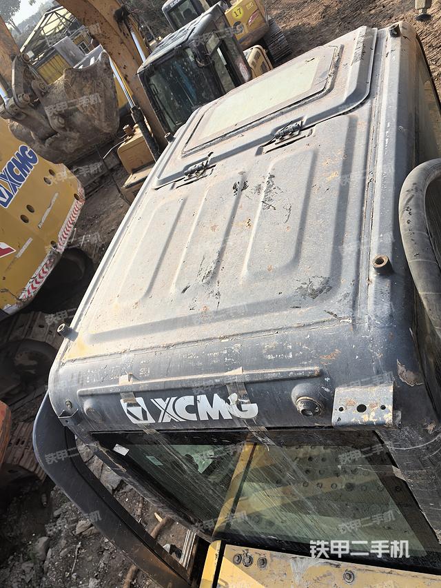 駕駛室頂部(整機外觀) 駕駛室頂部(整機外觀)