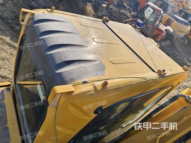 駕駛室頂部俯視（上車(chē)部件）